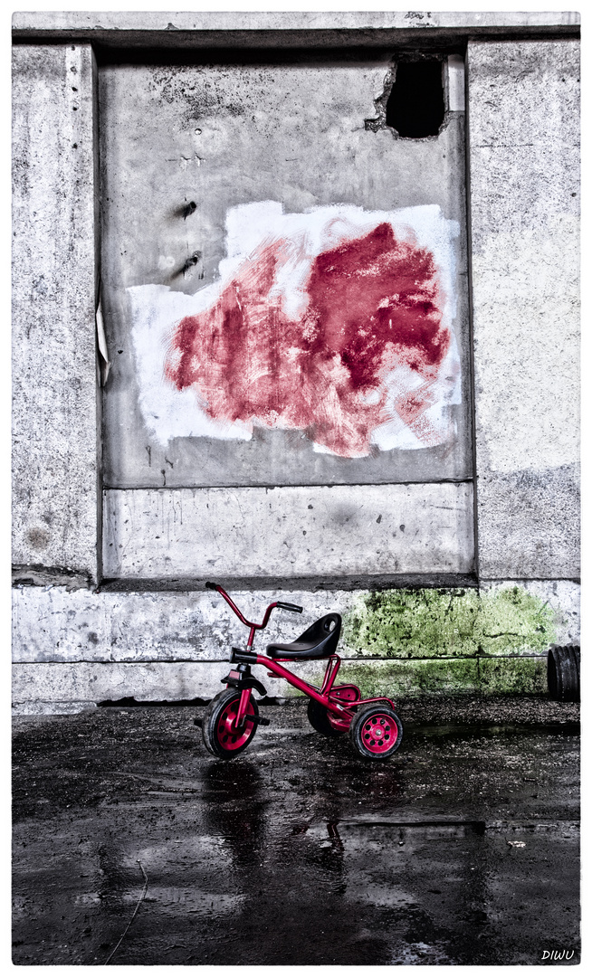 Rotes Kinderrad - 2