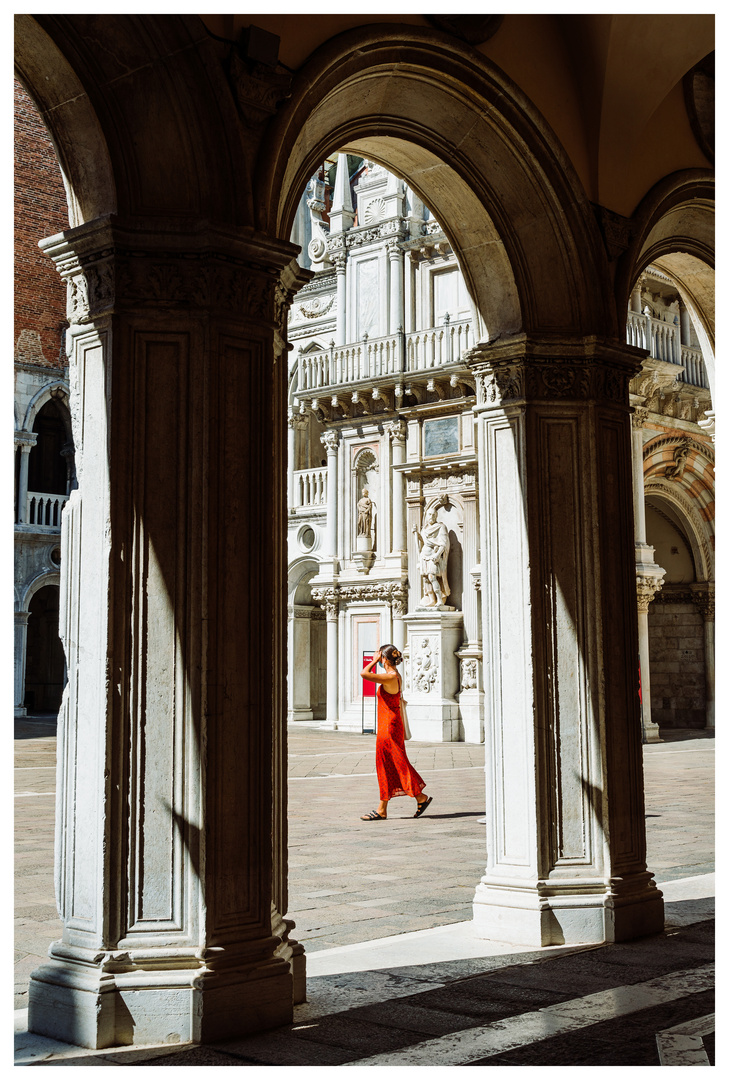 Rotes Kleid