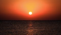 rotes meer und roter himmel