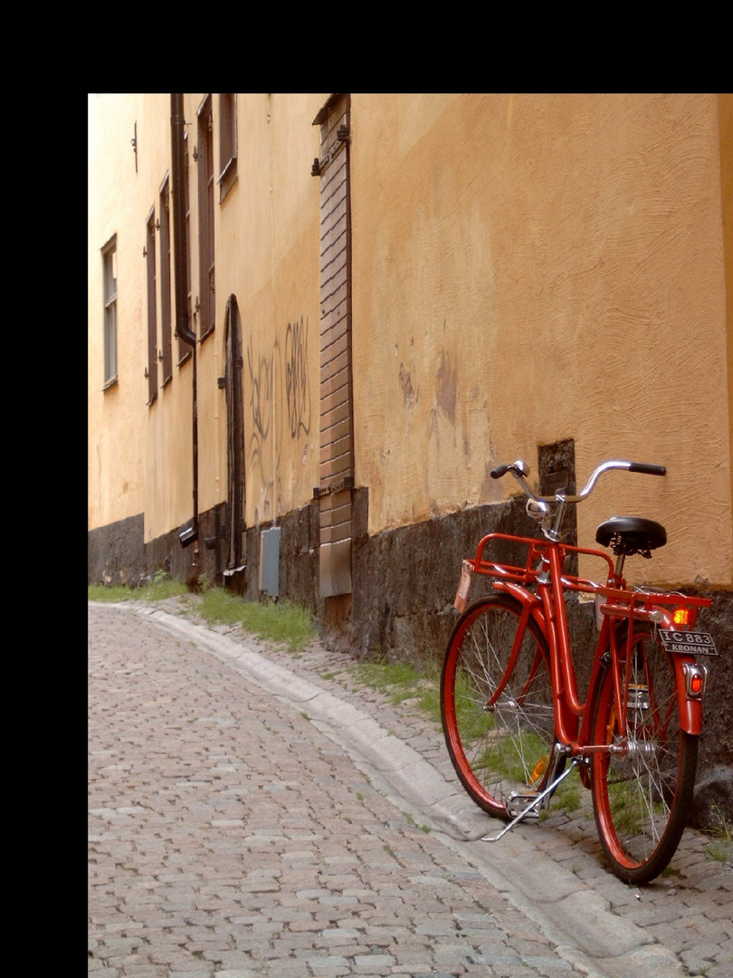 Rotes Rad in hohler Gasse