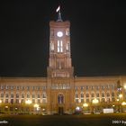 Rotes Rathaus bei Nacht