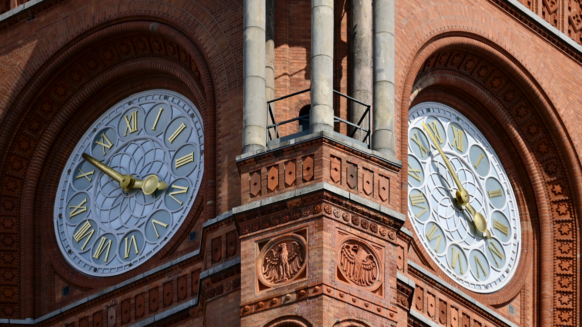 Rotes Rathaus Berlin Uhrzeit