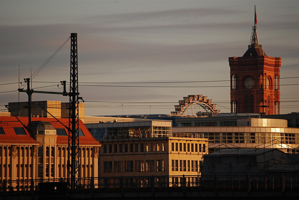 Rotes Rathaus in der Abendsonne