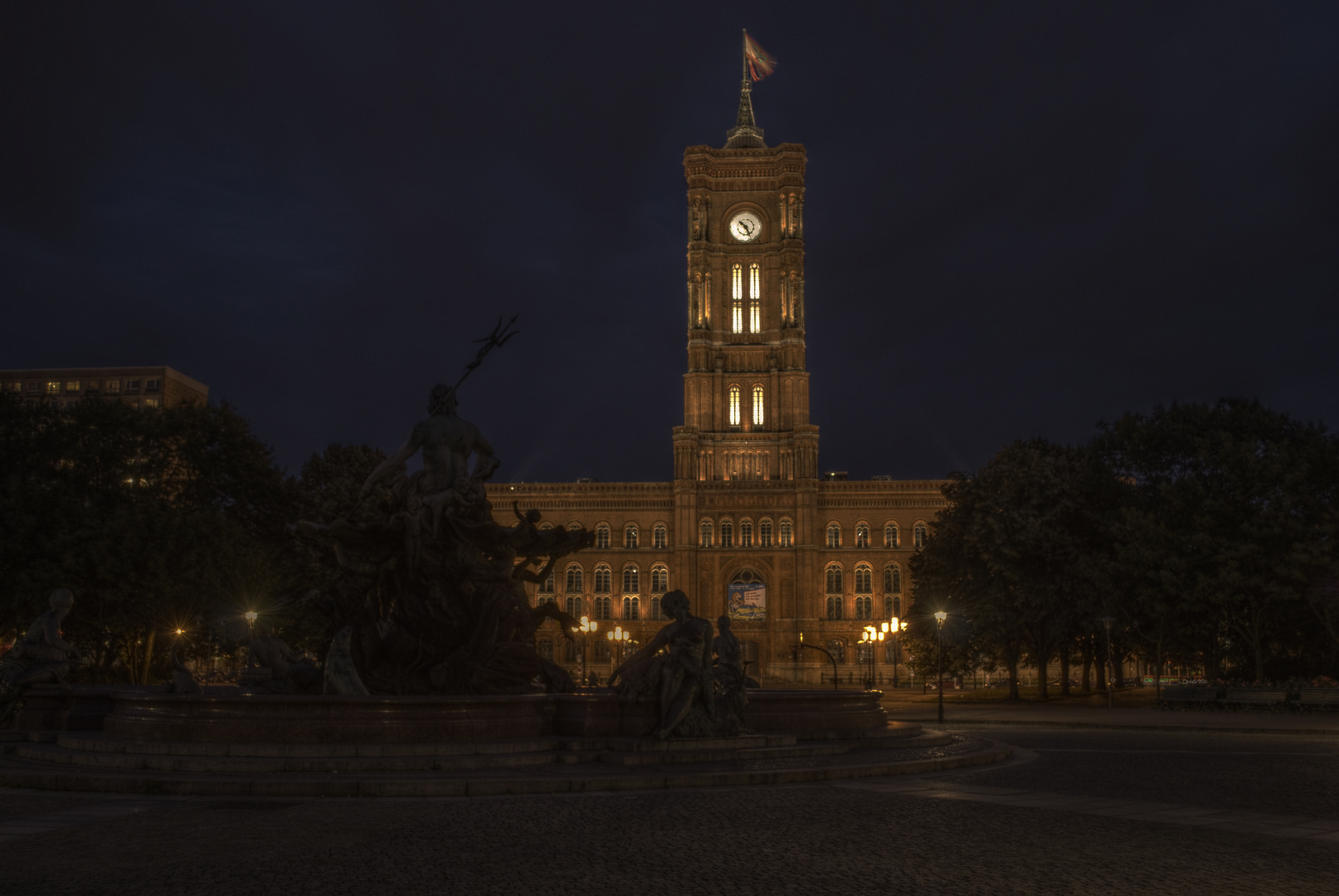 Rotes Rathaus mit Neptunbrunnen