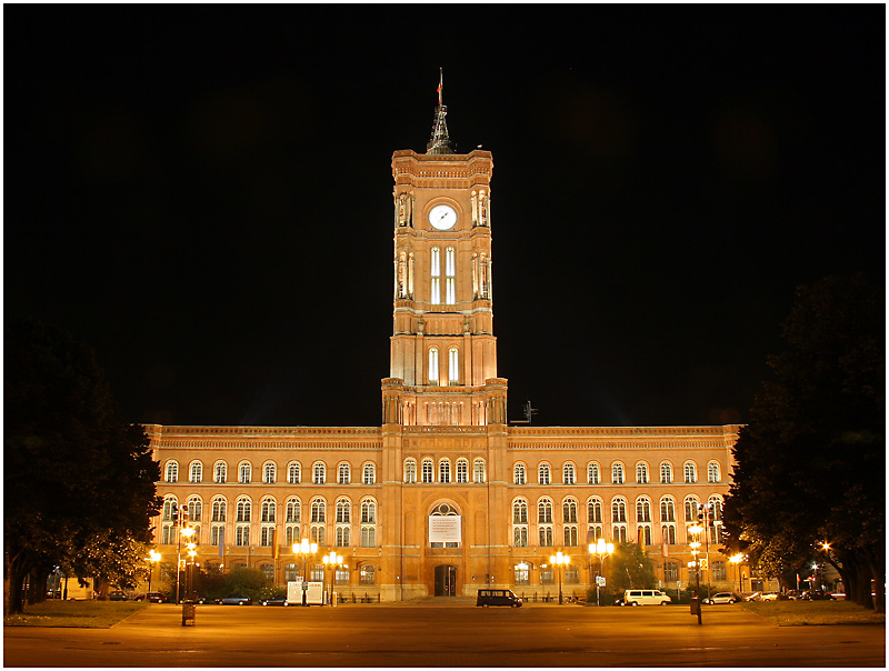 rotes Rathaus @ night