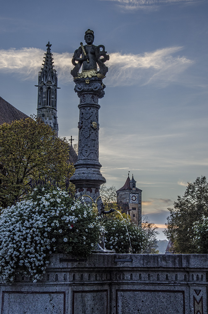 Rothenburg ob der Tauber - am Brunnen