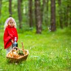  Rotkäppchen und der Wolf lauert schon im Hintergrund... *-*