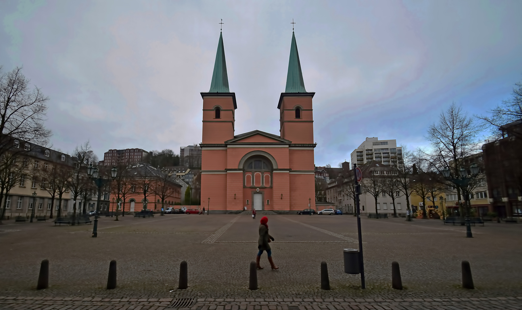 Rotkäppchen vor der Laurentiuskirche