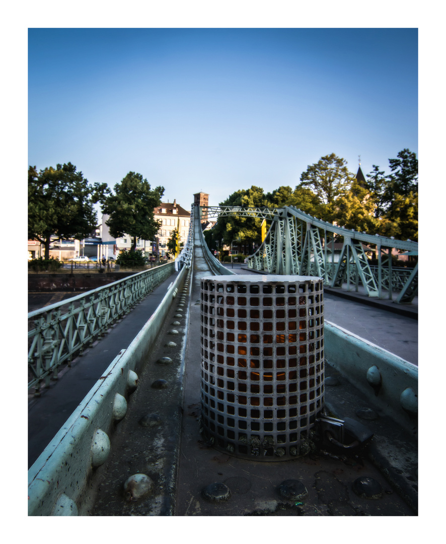 Rotlicht an der Brücke