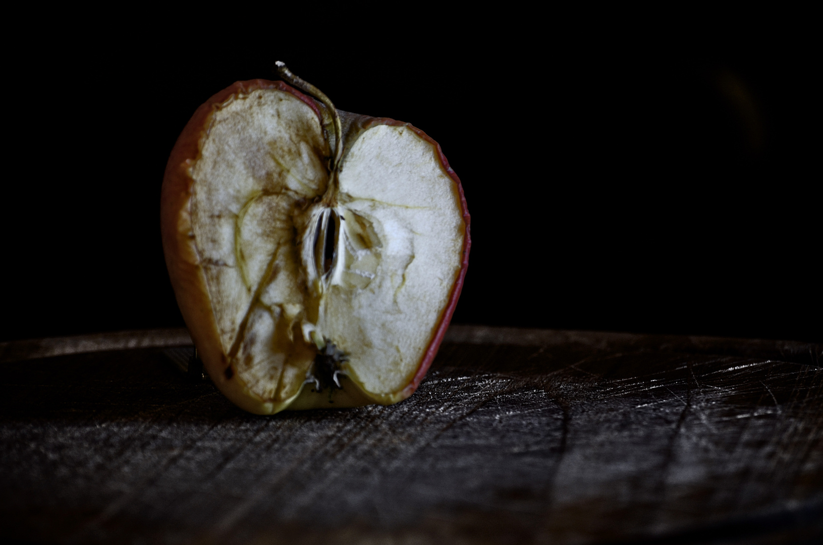 rotten apple