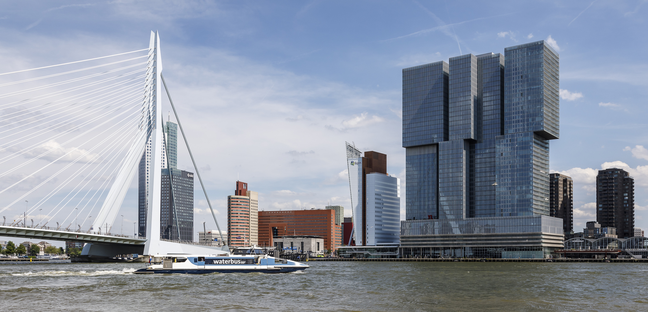 Rotterdam Erasmusbruk, Wasserbus, De Rotterdam Turm