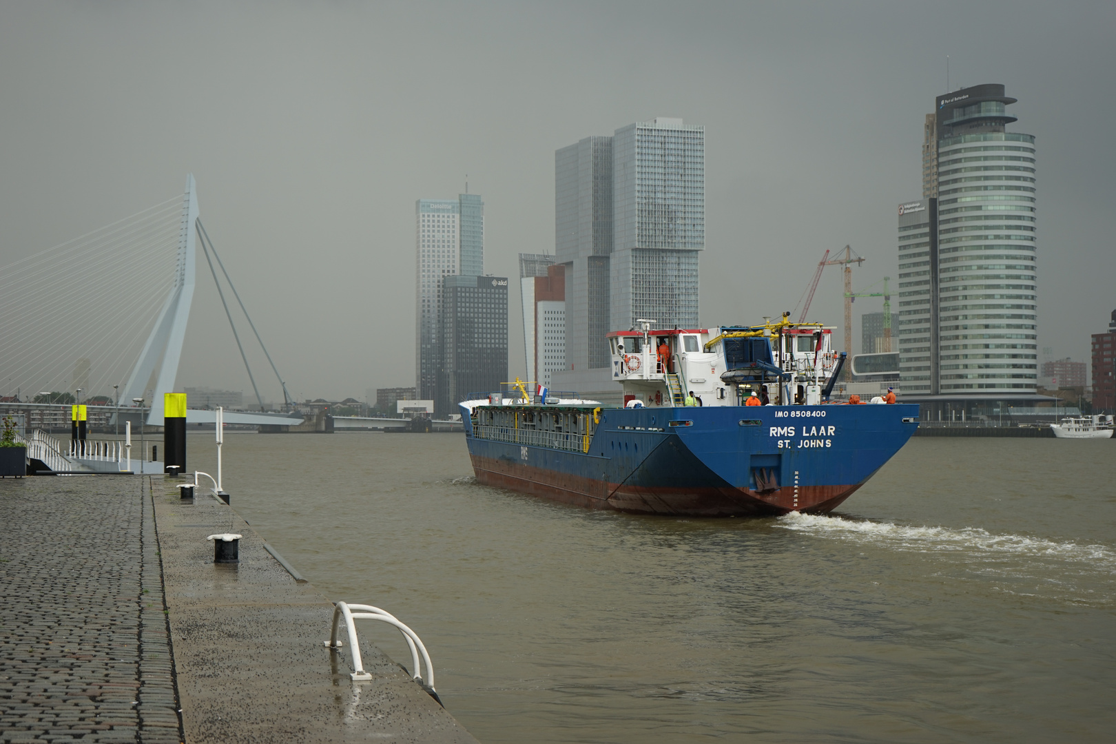 Rotterdam Hafen im Regen