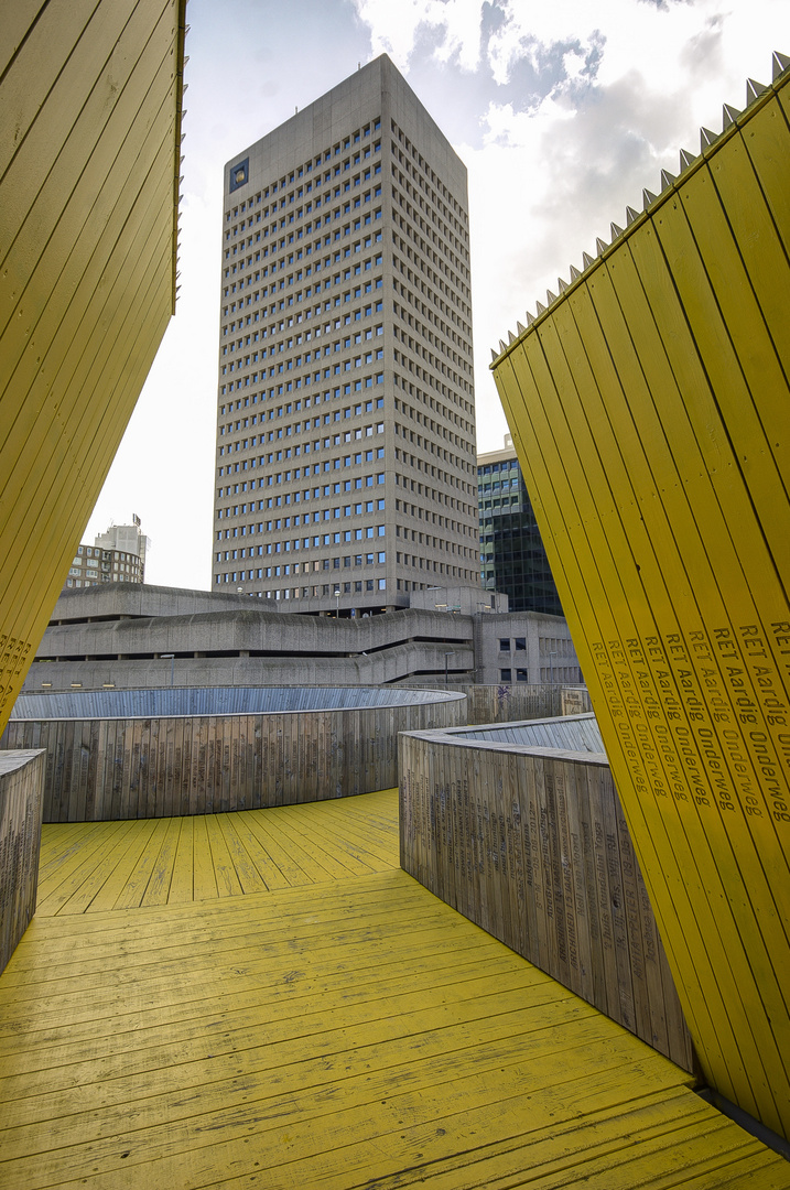 Rotterdam - Luchtsingel - Former Shell-Building - 08