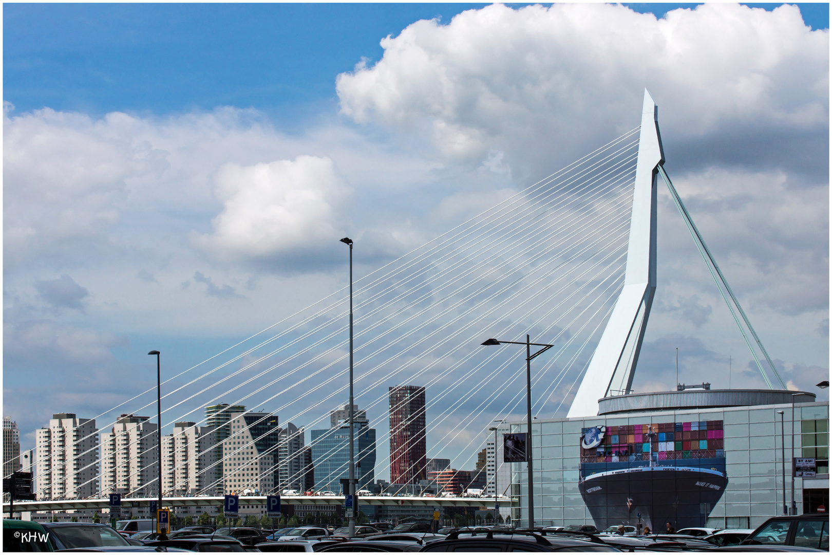Rotterdam (NL), an der Erasmusbrücke