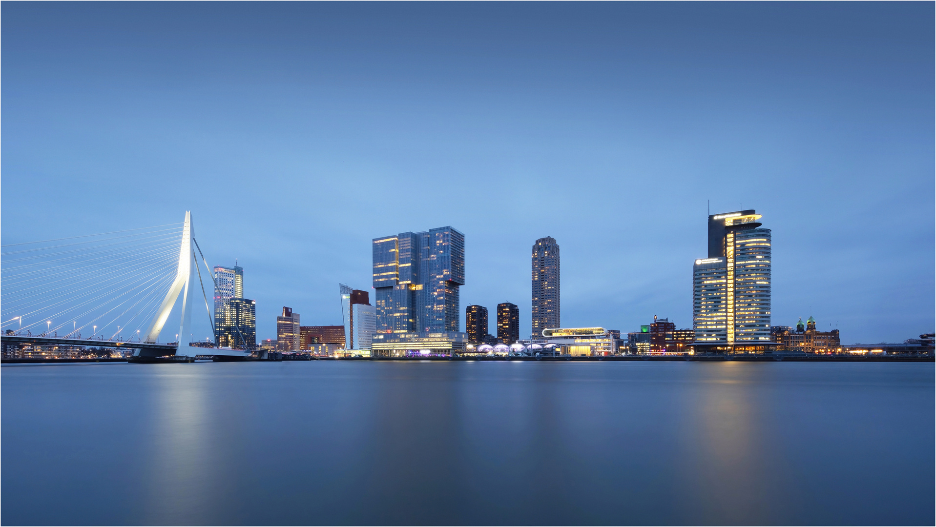 ...Rotterdam Skyline...