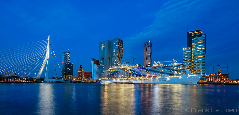 Rotterdam Skyline mit Regal Princess