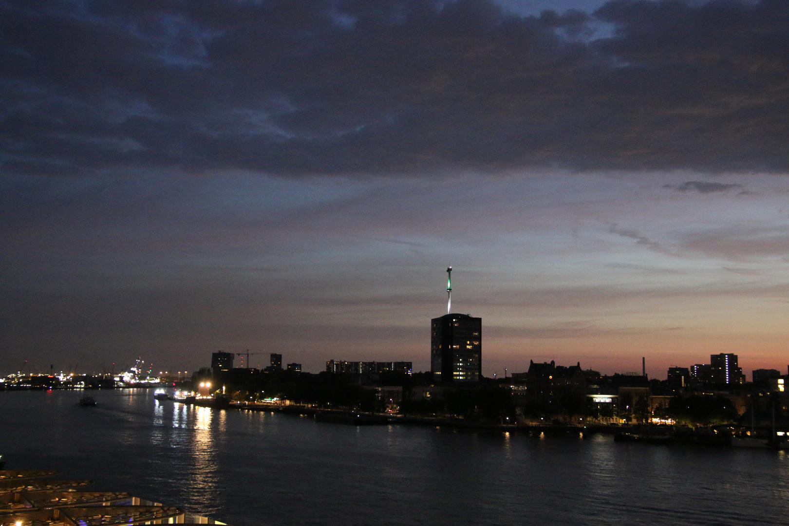 Rotterdan bei Nacht