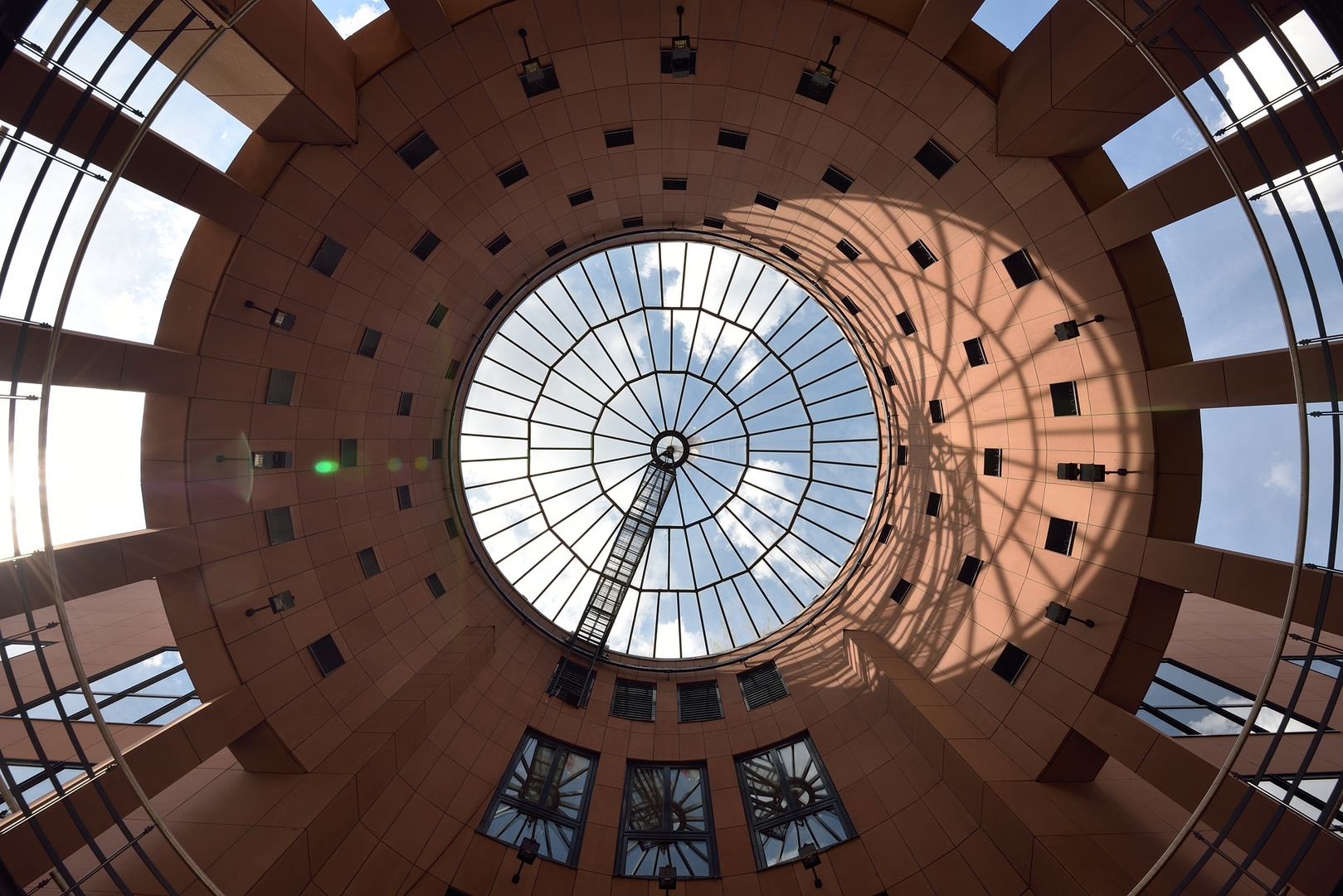 Rotunde ist ein Baukörper auf kreisförmigem Grundriss....