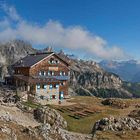 Rotwandhütte mit Blick auf Marmolada