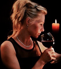 ... Rotwein bei Kerzenlicht ...