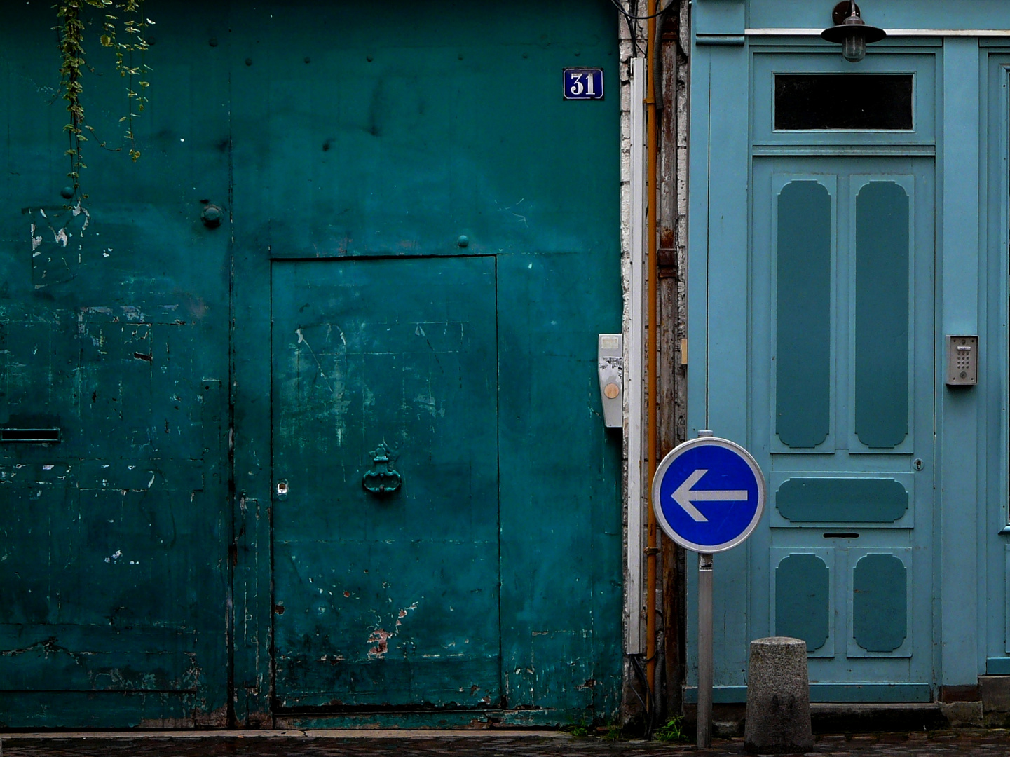 Rouen, blaue Türen