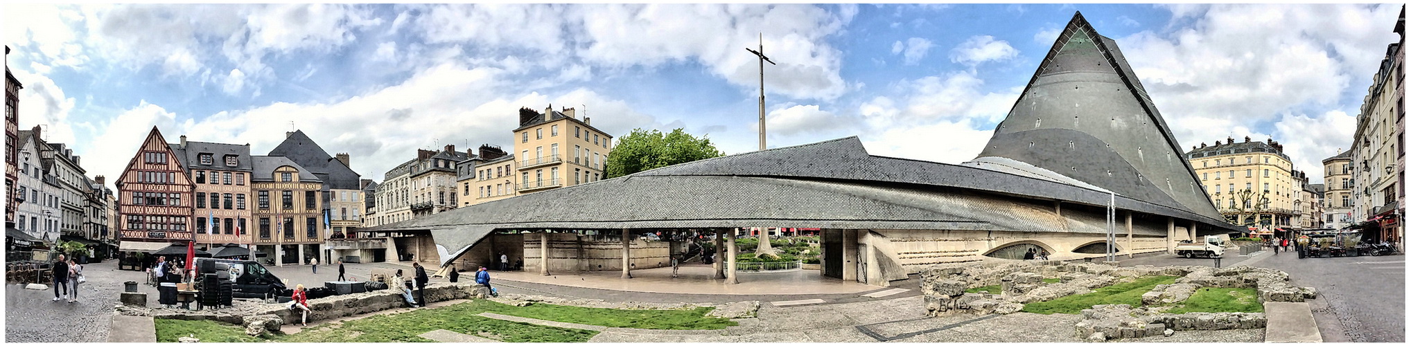 Rouen (Normandie):  Kirche Église Sainte-Jeanne-d'Arc