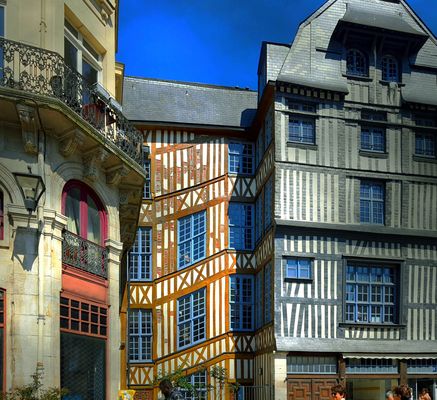 Rouen / Place de l'église St-Maclou 