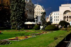 Roumanie - Timisoara - Place de la victoire - Vers le théatre.