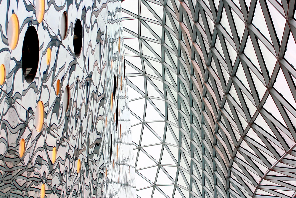 round & angled: Inside of myZeil