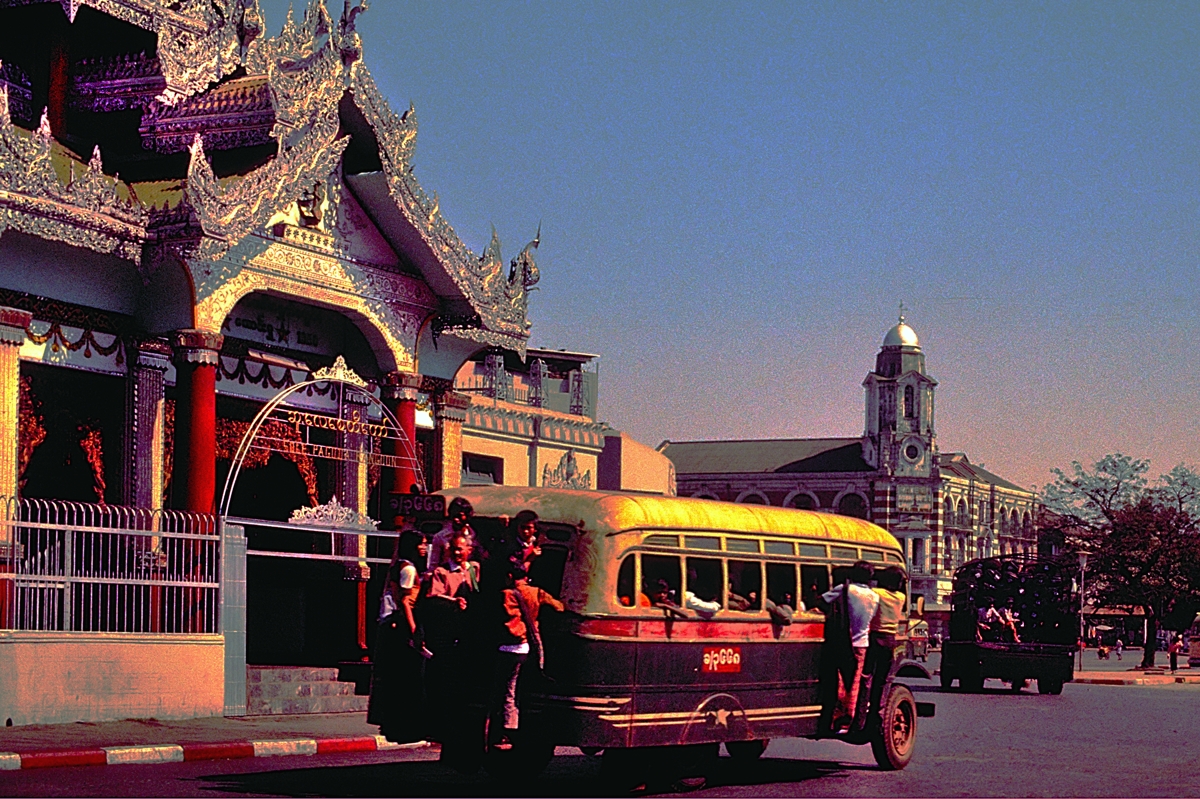 Roundabout at the Sule Pagoda