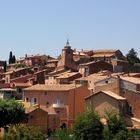 Roussillon die Stadt der Ockerfelsen