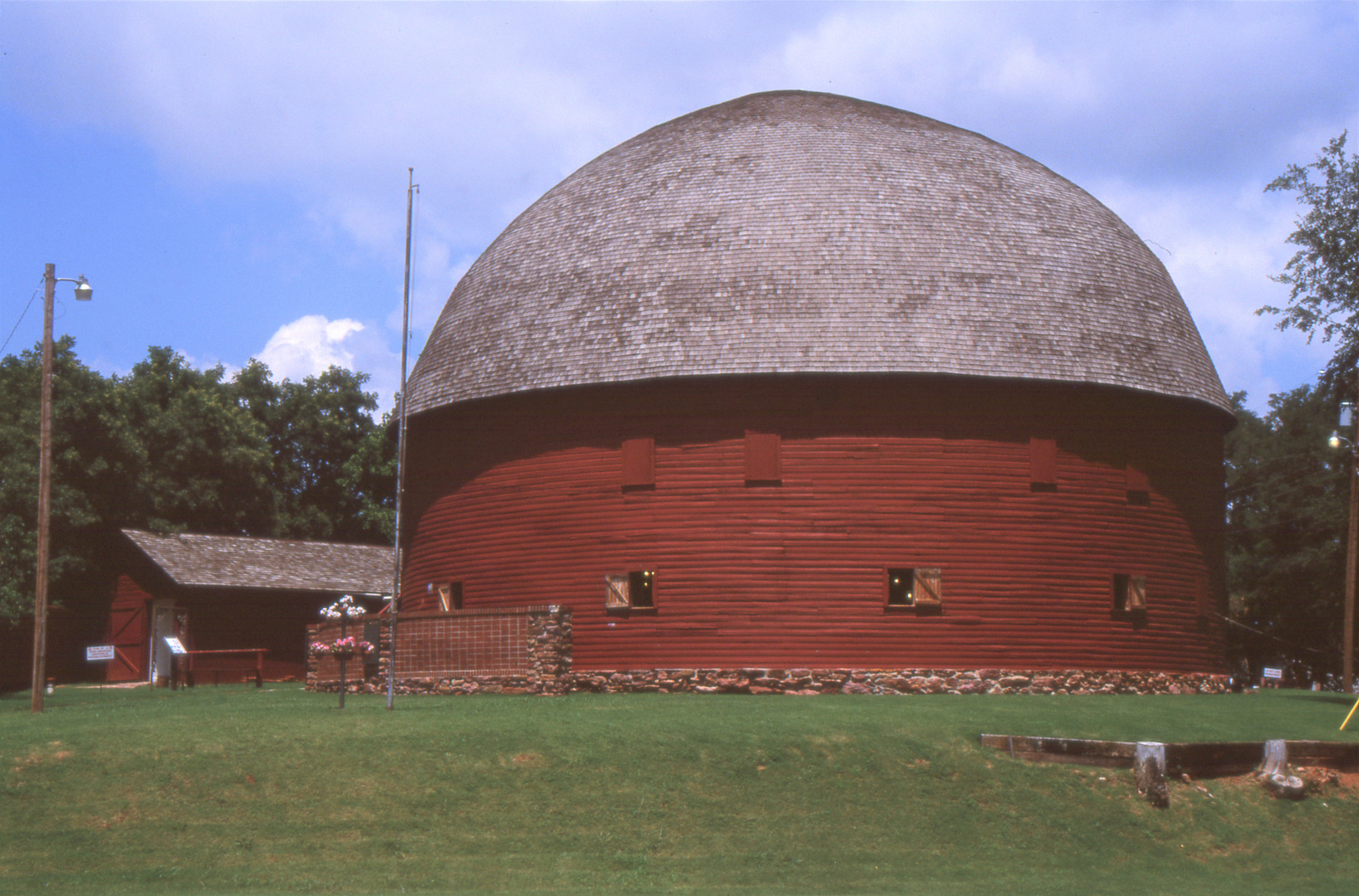 Route 66:  Arcadia Round Barn in Oklahoma 