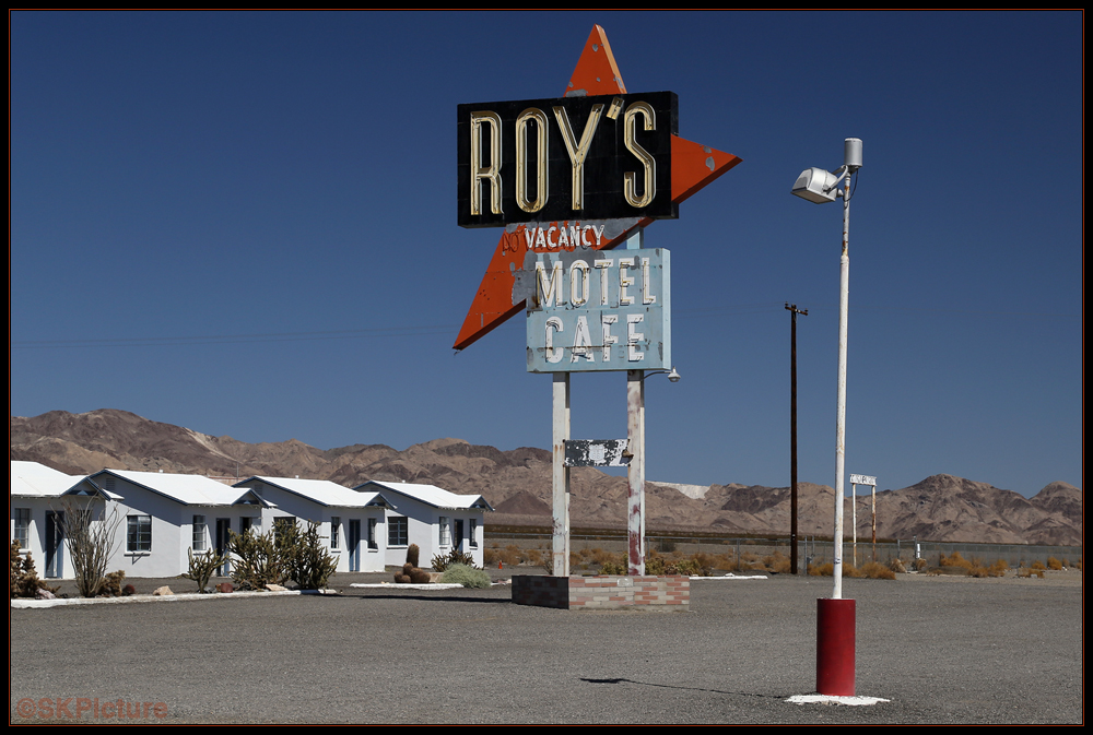 Route 66: ROY'S MOTEL CAFE