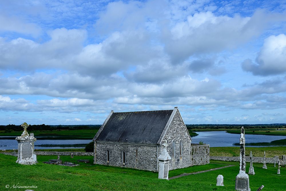 Rovine di Clonmacnoise in Irlanda 