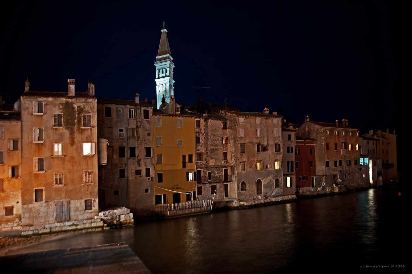 Rovinj bei Nacht 1