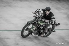 Royal Enfield - königliche Action 