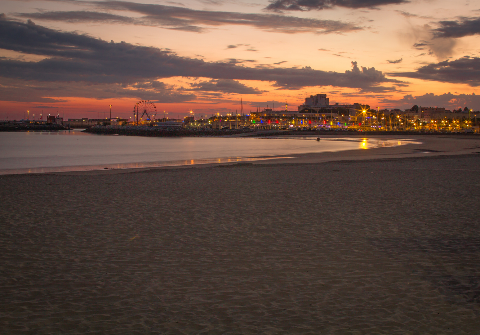 royan at night