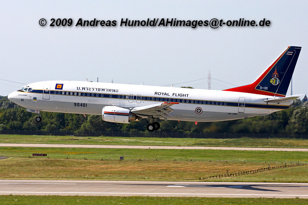 RTAF B-737 bevor sie in MUC an die Kette gelegt wurde