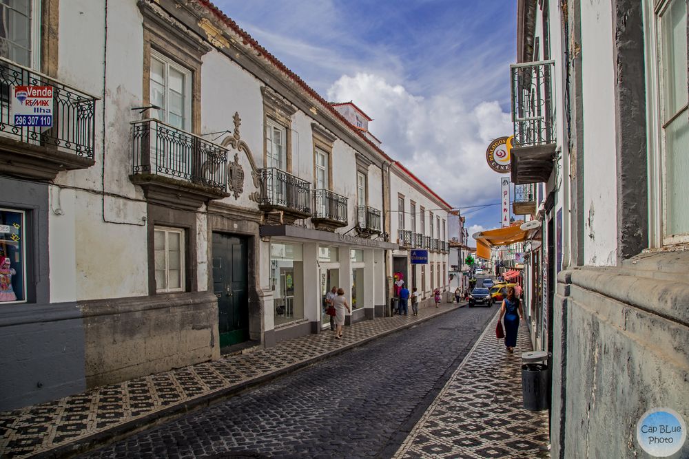 Rua Machado dos Santos - Einkaufsstrasse in Ponta Delgada