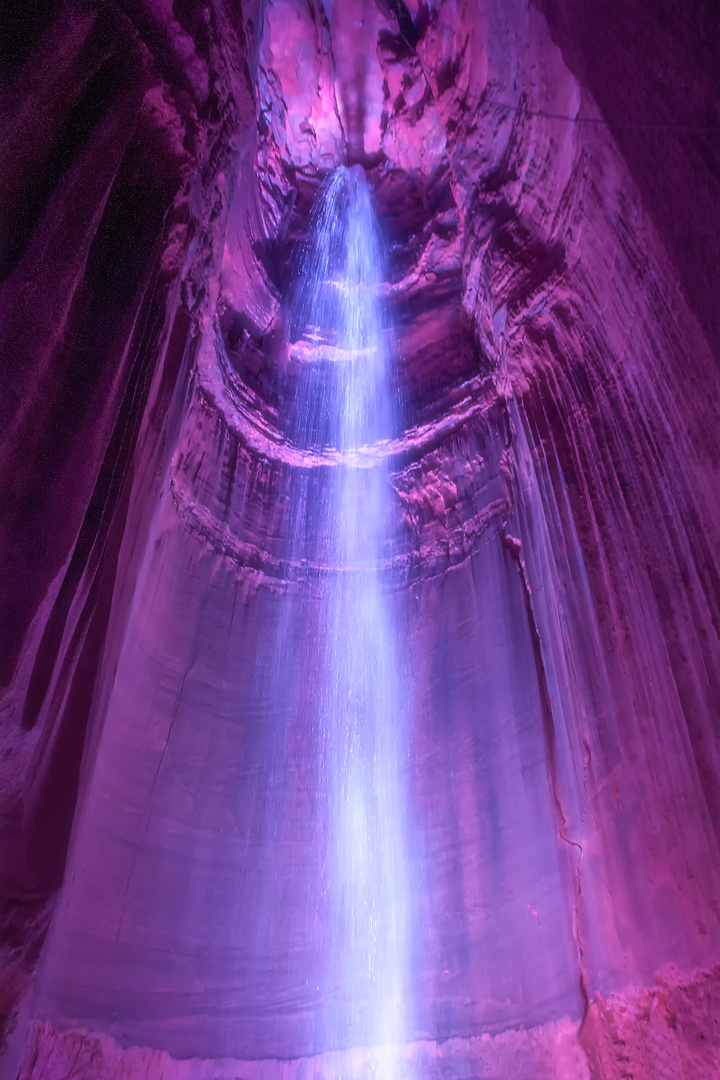 RUBY  FALLS (USA)