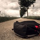 Rucksack auf Radweg