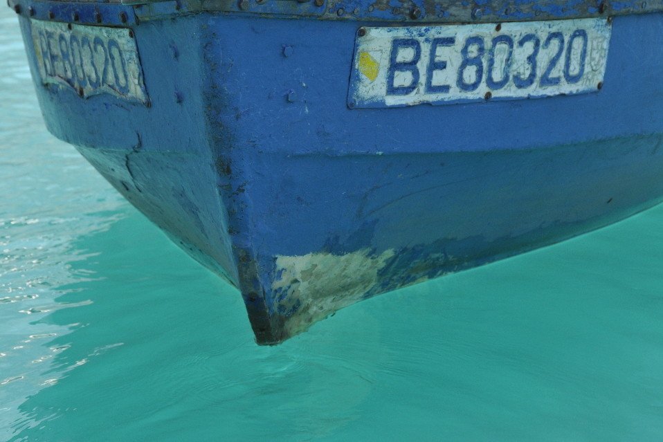 Ruderboot auf Bergsee