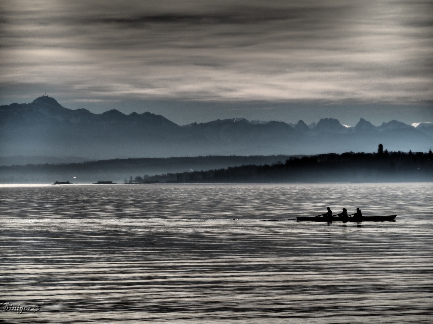 Ruderboot, See und Berge