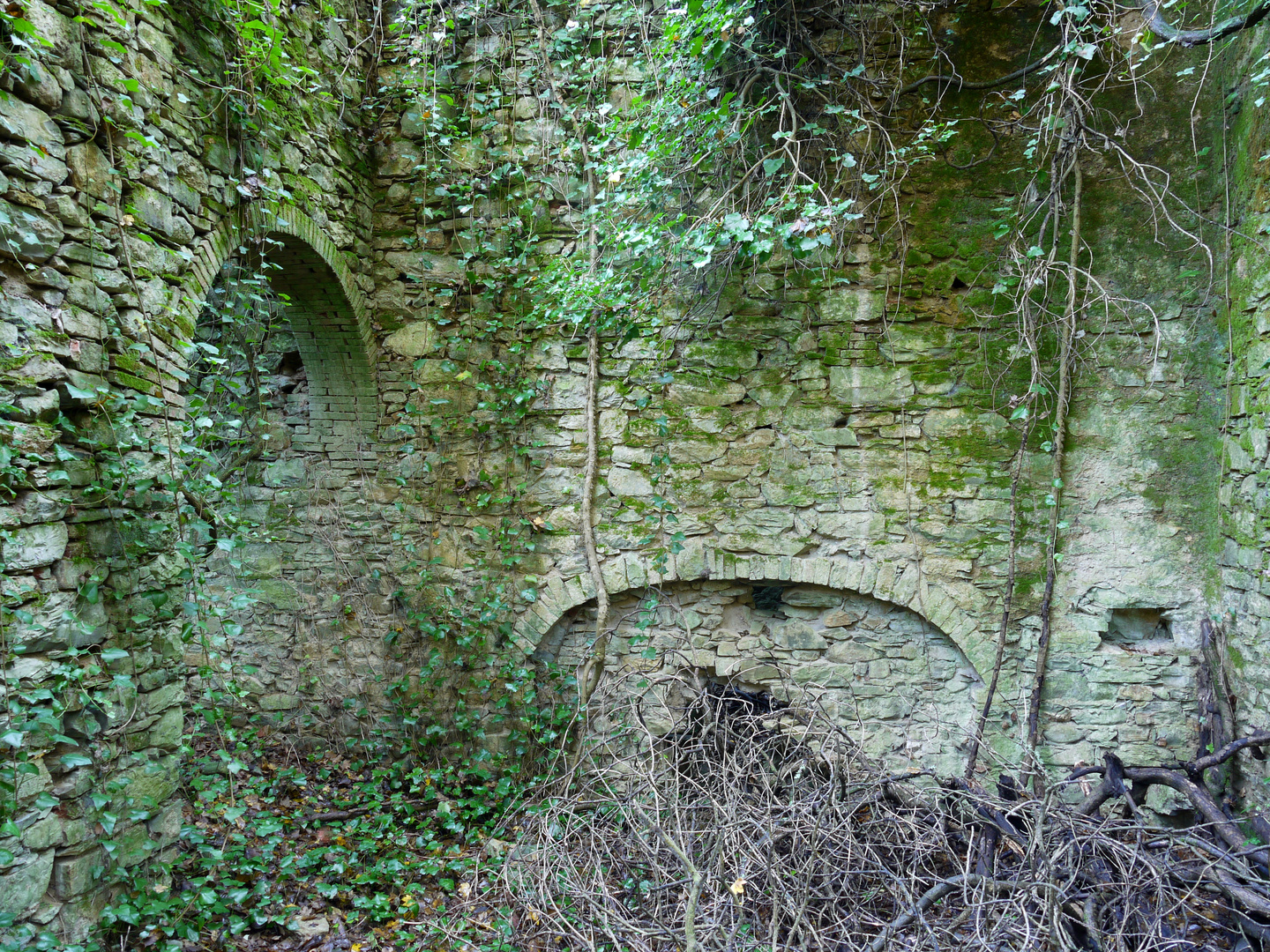 Rudere del mulino nel fosso dei Mulini