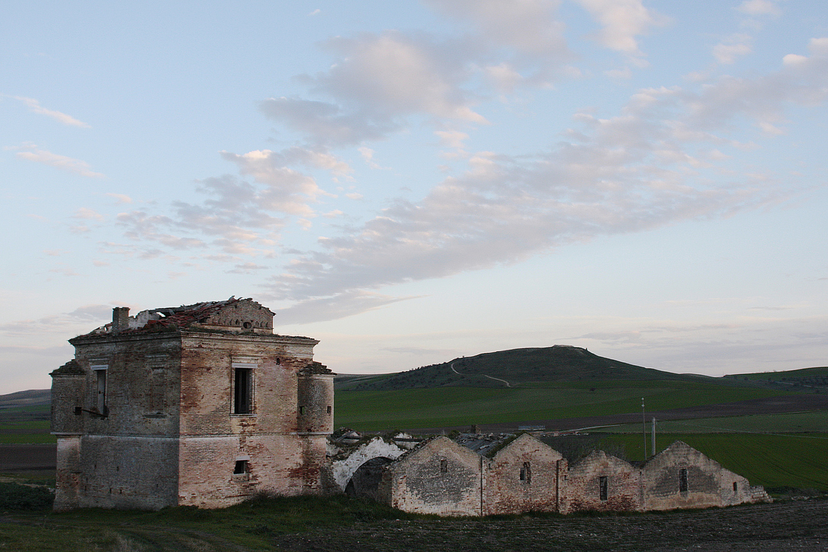 RUDERI AI PIEDI DI CASTEL FIORENTINO