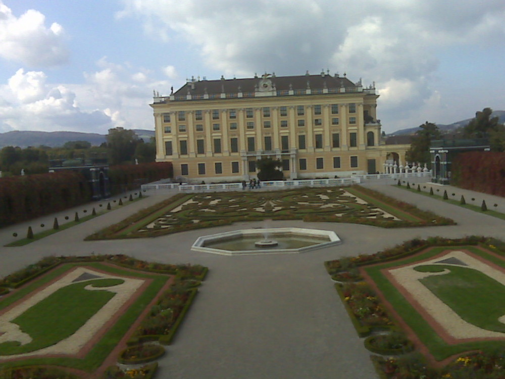 Rudolf Kroneprinz Private Garten, Schoenbrunn, Wien Ocktober 2008