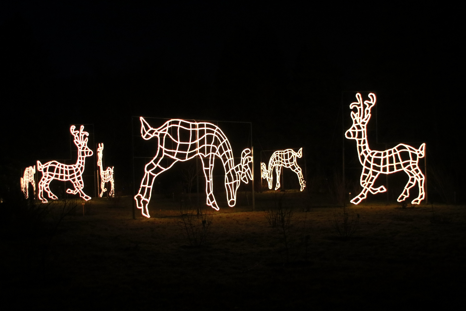 Rudolph und seine Helfer im Christmas Garden Berlin 