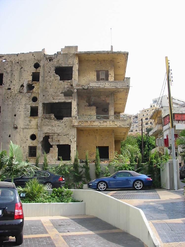 Rue Damaskus in Beirut / Libanon