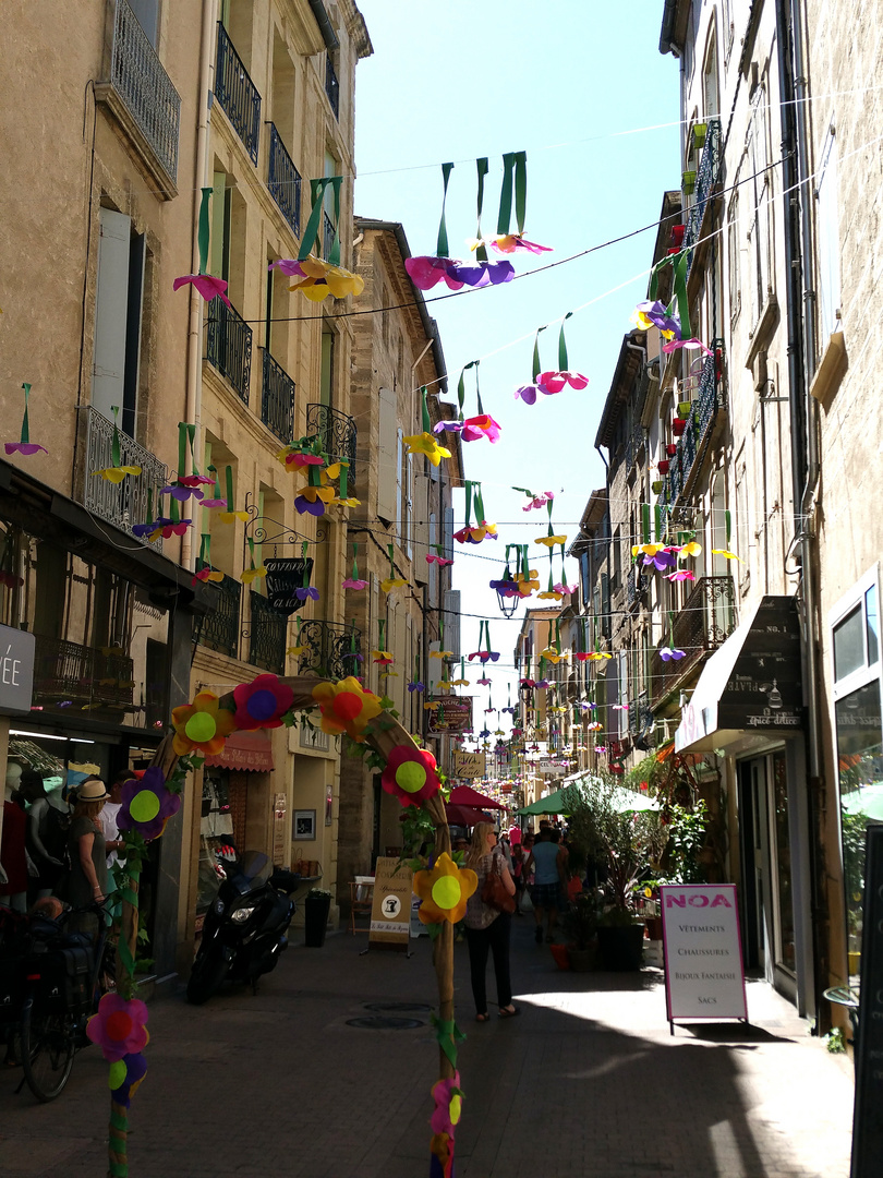 Rue de Pézenas dans l'Hérault....