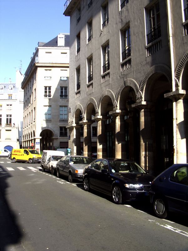 Rue des Colonnes (1)